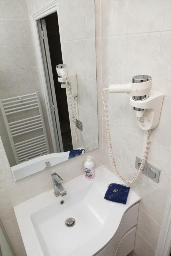 Bed and Breakfast Club246 Paris Saint Martin Экстерьер фото